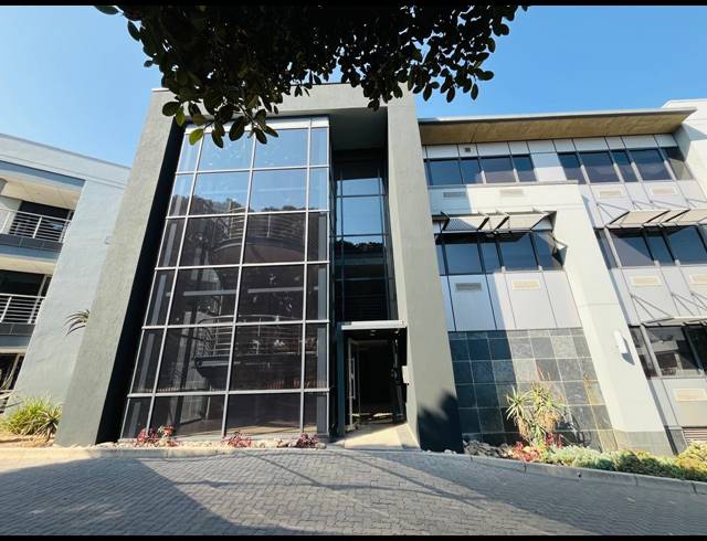 1,663M² OFFICE FOR SALE IN HALFWAY HOUSE